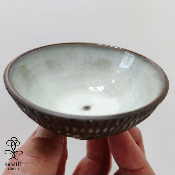 Skl med mnster, hvid/sort (: 8cm)