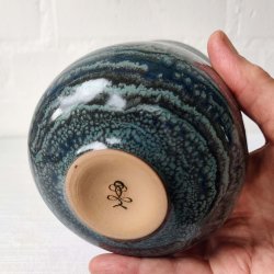 Stort krus med mnster, petroleumsbl