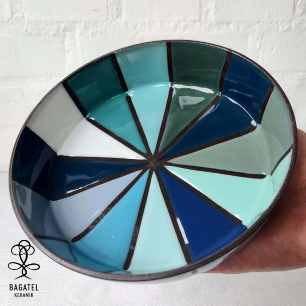 Fad, hj kant, 12 farver bl/turkis (: 17 cm)