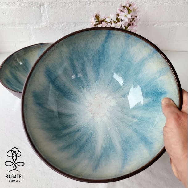 S�t med 2 store sk�le (�: 23 og 25 cm)