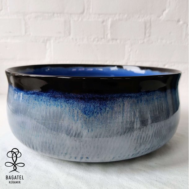 S�t med 2 store bl� sk�le (�: 27 cm og 20 cm)