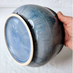 S�t med 2 store bl� sk�le (�: 27 cm og 20 cm)